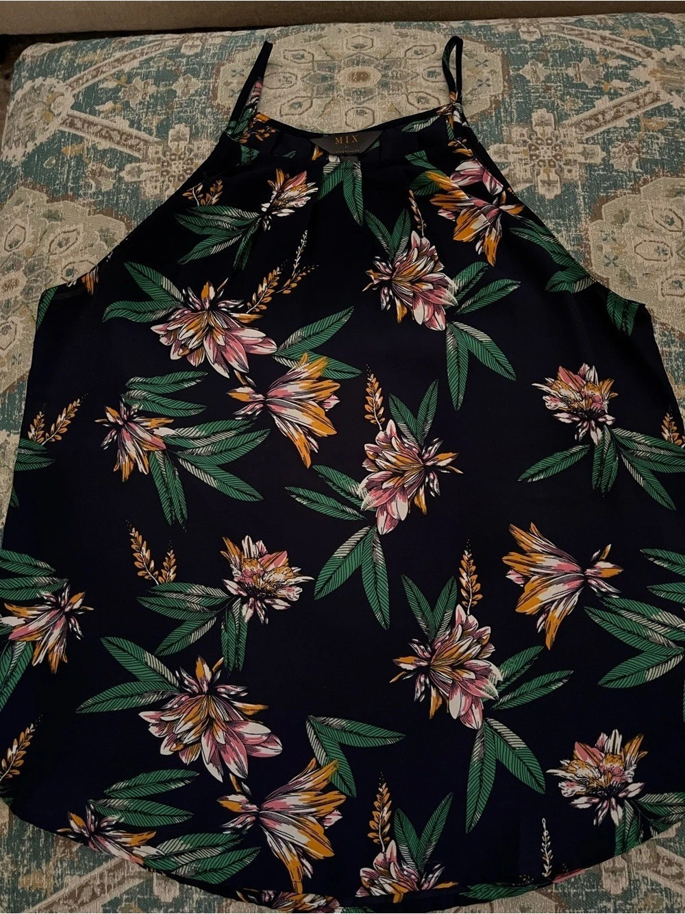MIX by 41 Hawthorn Floral tank in Navy & Green Size Large Like New
